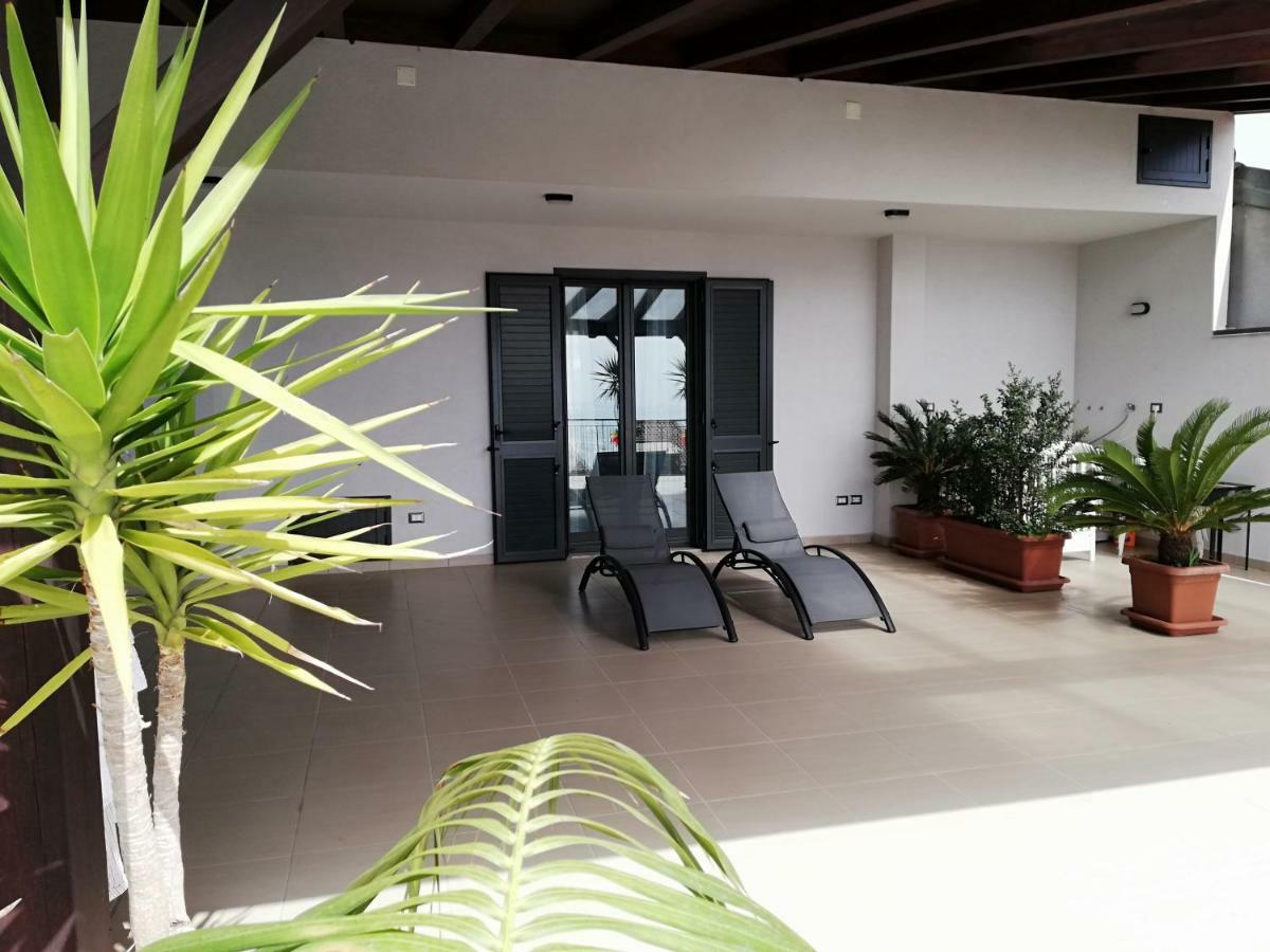 Appartamento Gambero Beach Santa Teresa Di Riva Exteriör bild